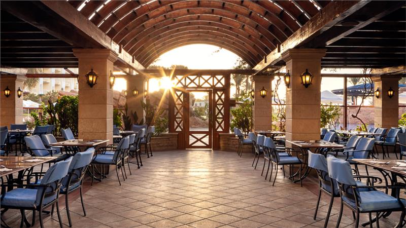 PALM ROYALE SOMA BAY