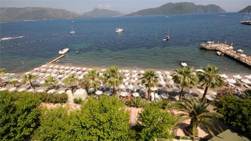 TROPICAL BEACH HOTEL