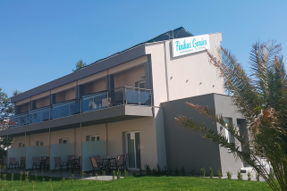 rubicon-grcka-nikiti-kuca-finikas-garden